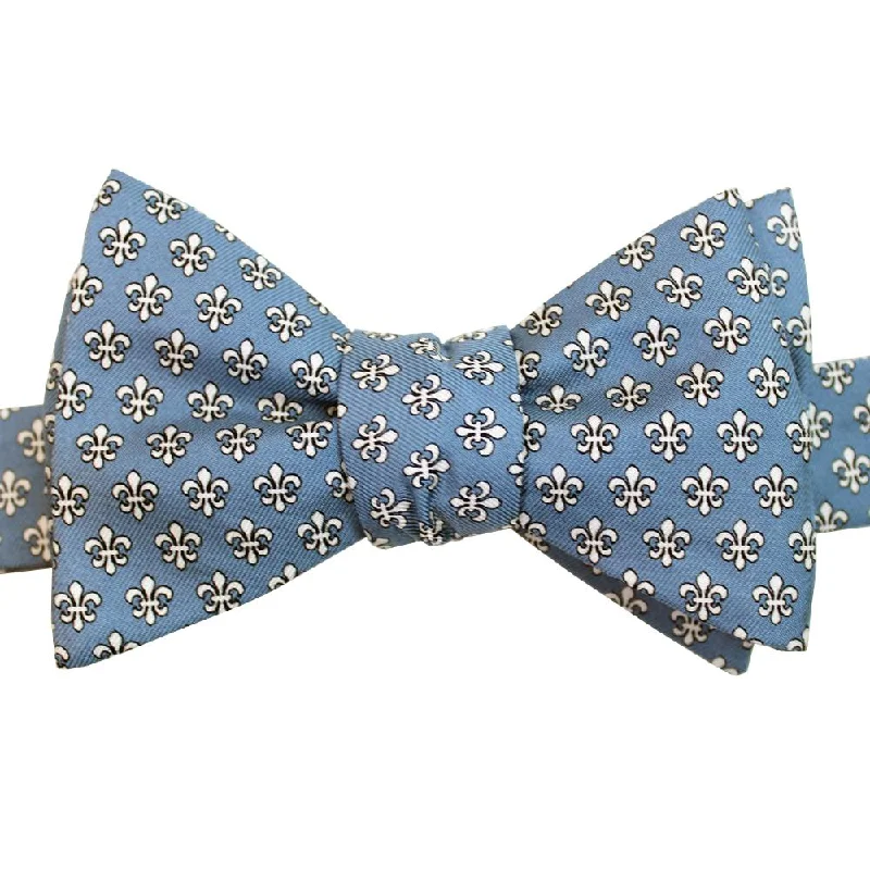 NOLA Navy Fleur de Lis Bow Tie